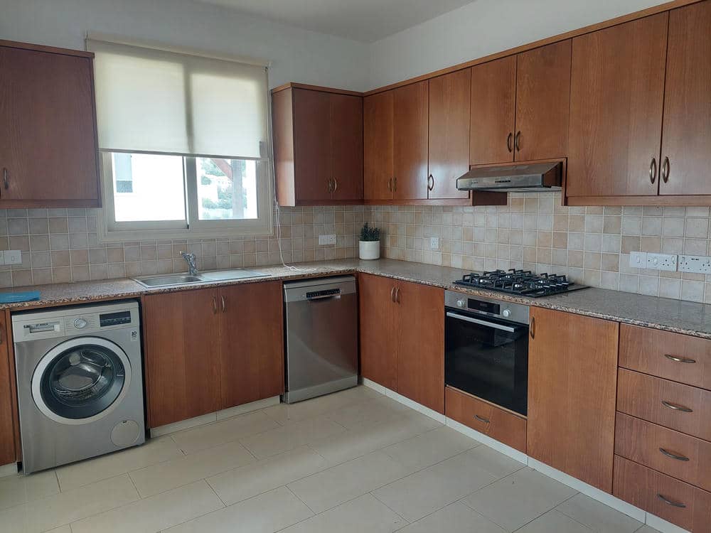 3 Bedroom Villa for Long Term Rent in Upper Peyia Paphos (2)