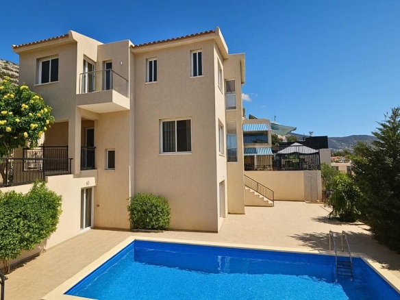 6 Bedroom Villa – Peyia