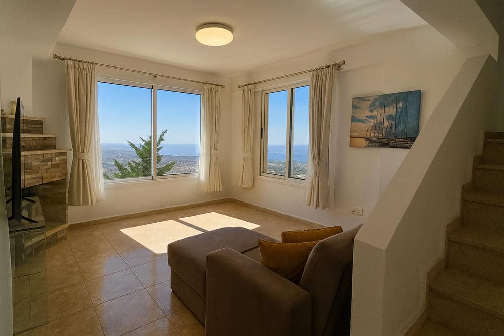 6 Bedroom Villa – Peyia