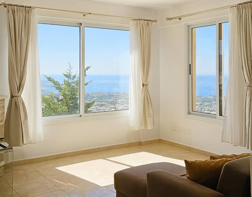 6 Bedroom Villa – Peyia