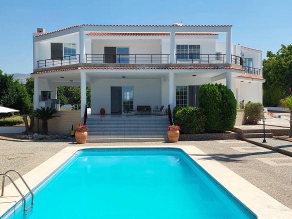 5 Bedroom Villa – Lemba