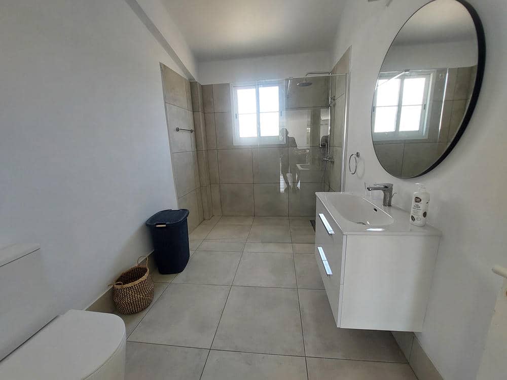 5 Bedroom Villa – Lemba