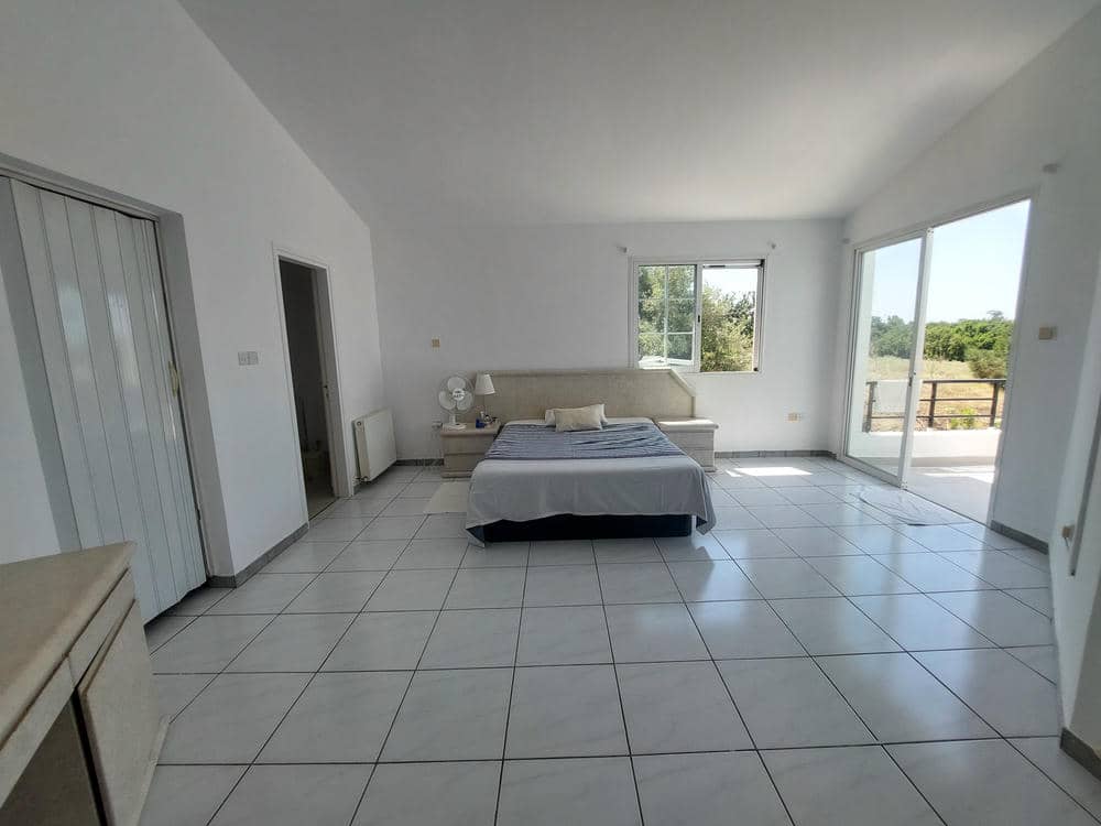 5 Bedroom Villa – Lemba