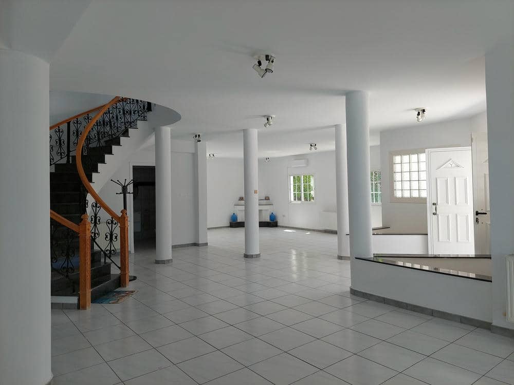 5 Bedroom Villa – Lemba