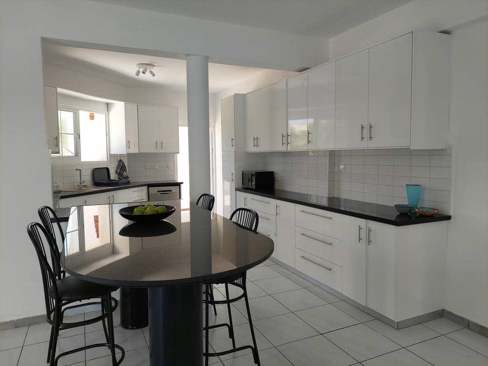 5 Bedroom Villa – Lemba