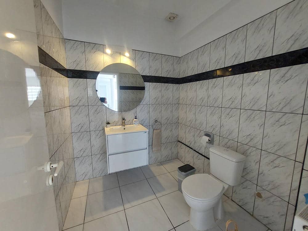 5 Bedroom Villa – Lemba