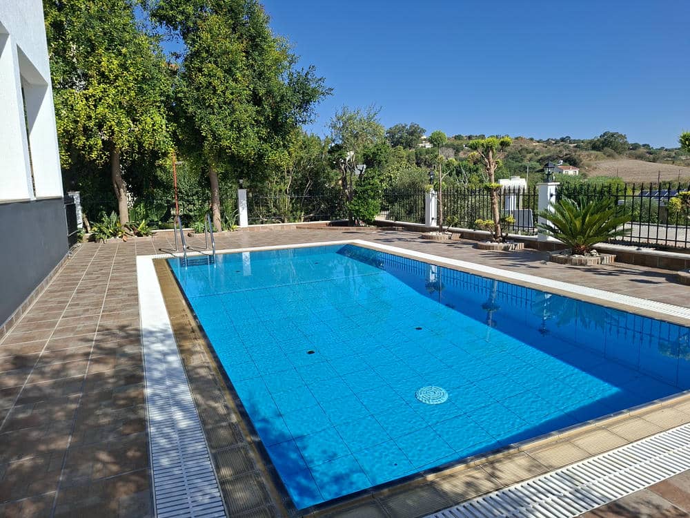 5 Bedroom Villa – Stroumbi