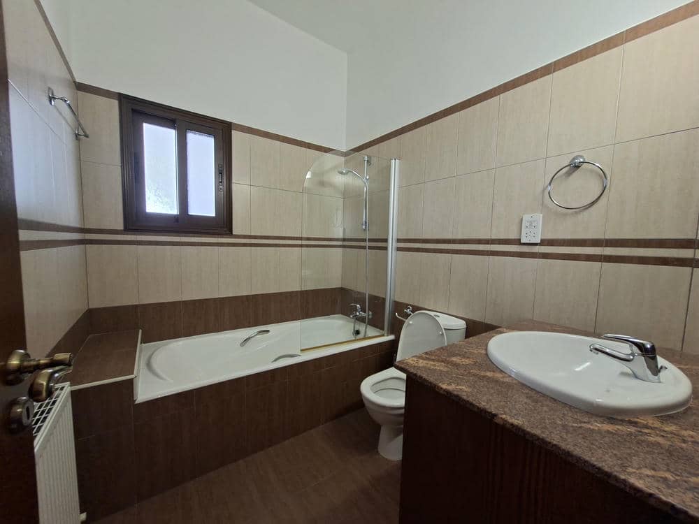 5 Bedroom Villa – Stroumbi