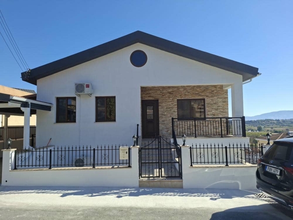 5 Bedroom Villa – Stroumbi