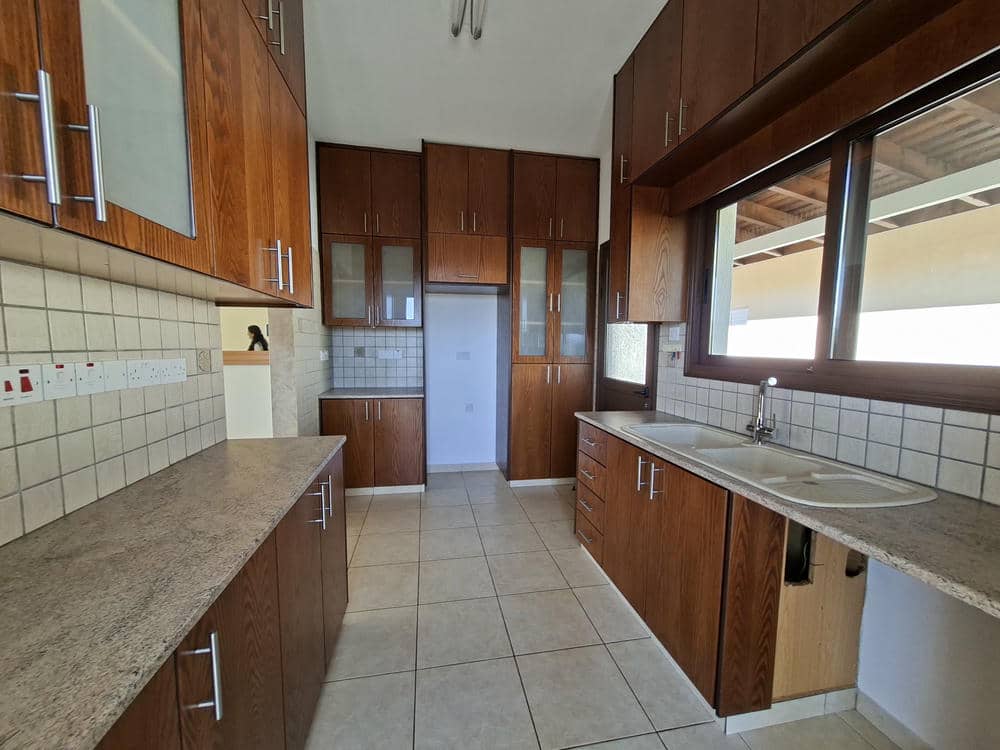 5 Bedroom Villa – Stroumbi