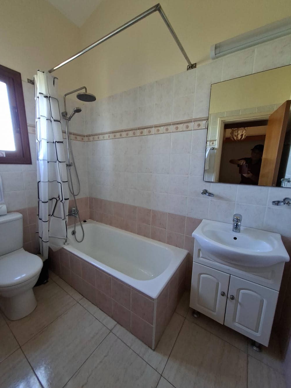7 Bedroom Villa for Long Term Rent in Lower Peyia, Paphos, Cyprus (6) 7 Bedroom Villa – Lower Peyia